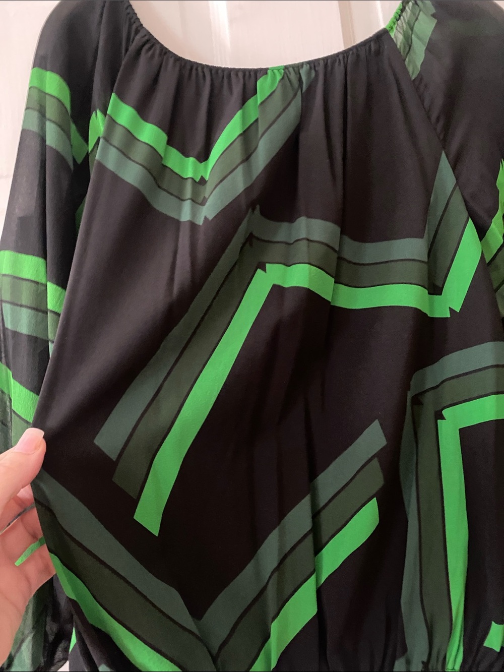 Alice + Olivia Silk Blouse. Sz. S - Picture 4 of 6